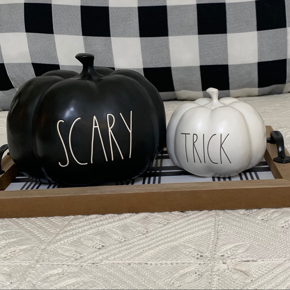 LAST ONE!🖤🎃Rae Dunn SCARY Black Pumpkin Medium - Picture 1 of 9